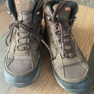 Boys northside, hiking boot size 5